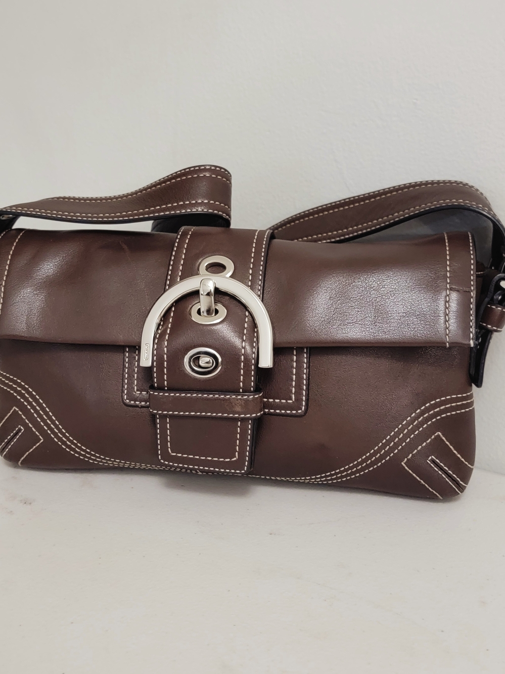 Vtg 2004 Coach Soho Dark Brown Leather Flap Baguette Bag 9212 - Picture 3 of 11